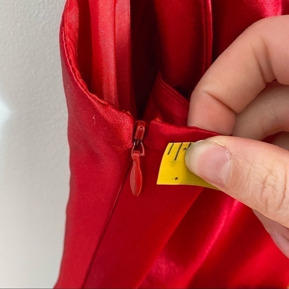 Kay Unger 100% Silk Red Bow Back Dress Sz 2 Midi Sheath - Picture 7 of 9